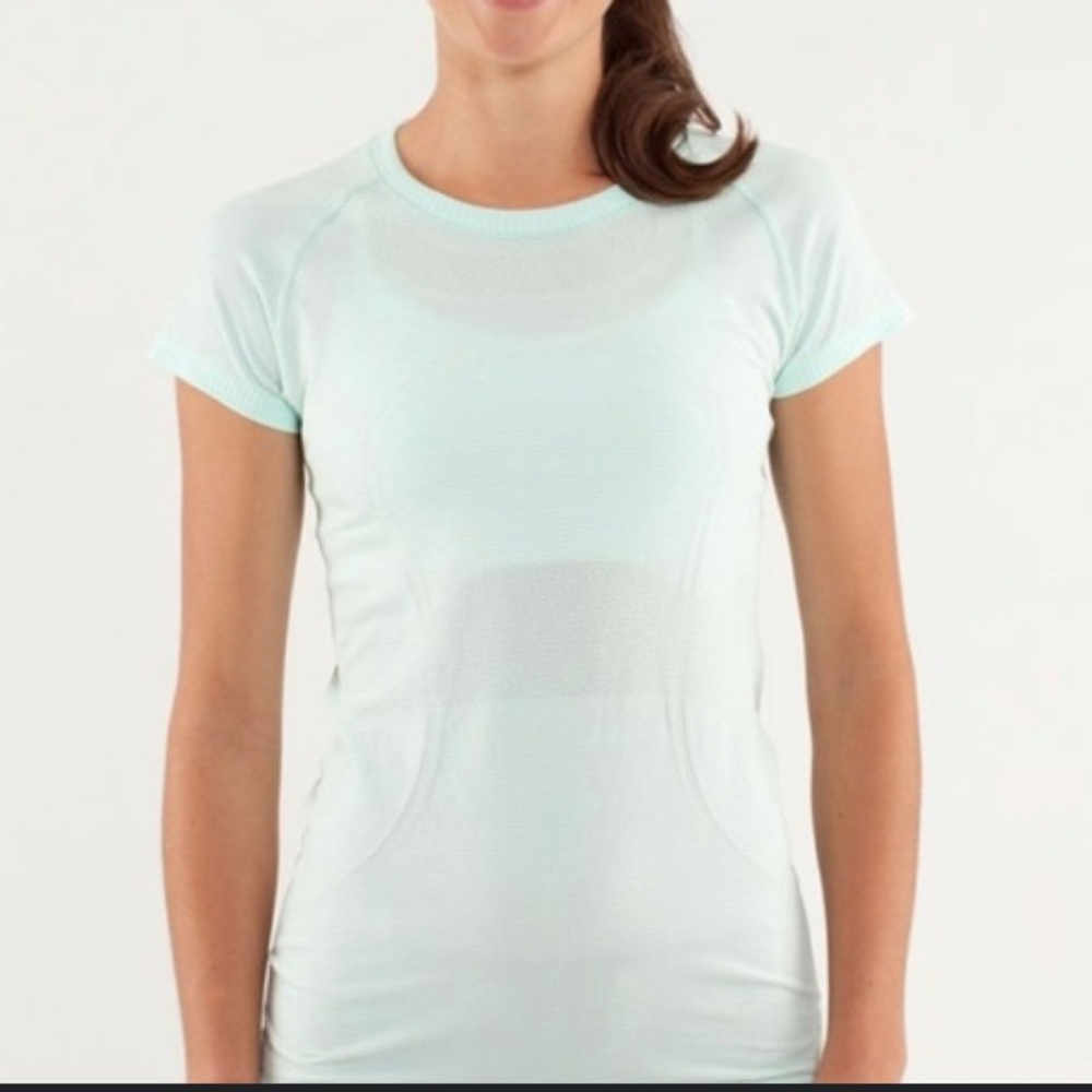 Lululemon Girls Ivivva Fly Tech Short Sleeve Top Athletic Athleisure size 12